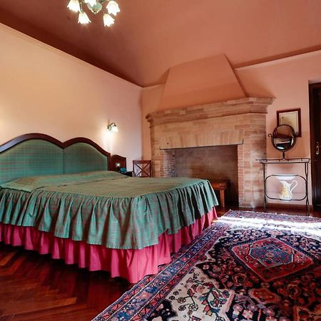 Hotel Corte Dei Tini Teramo Exteriör bild