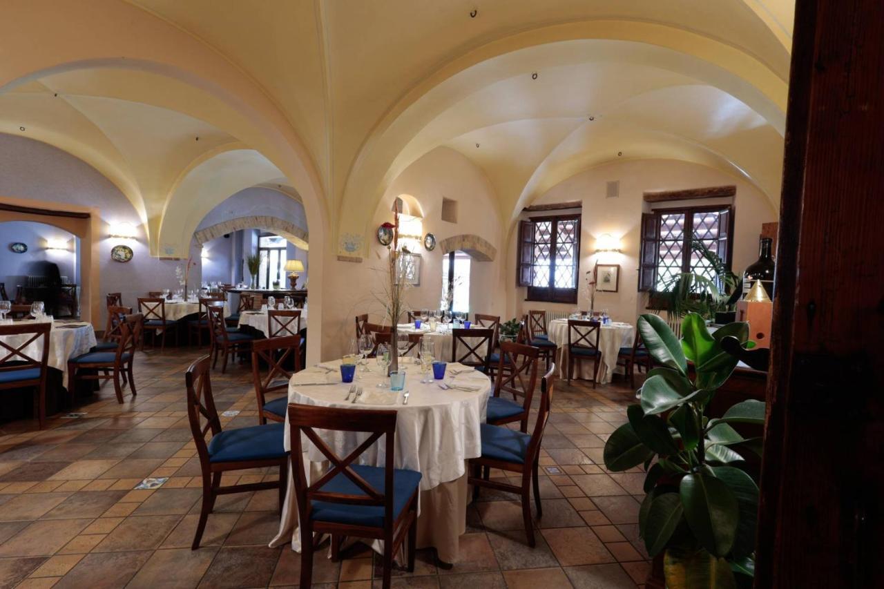 Hotel Corte Dei Tini Teramo Exteriör bild