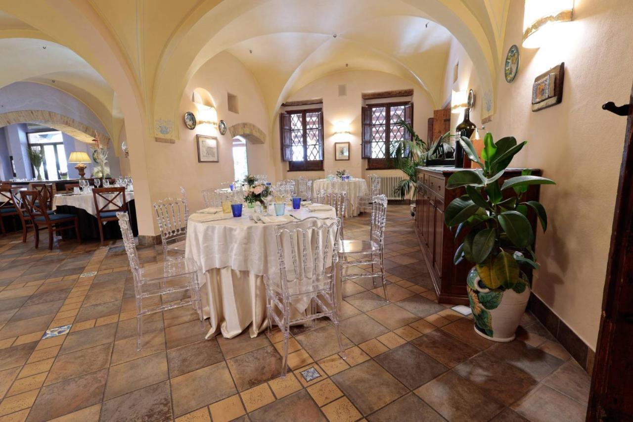 Hotel Corte Dei Tini Teramo Exteriör bild
