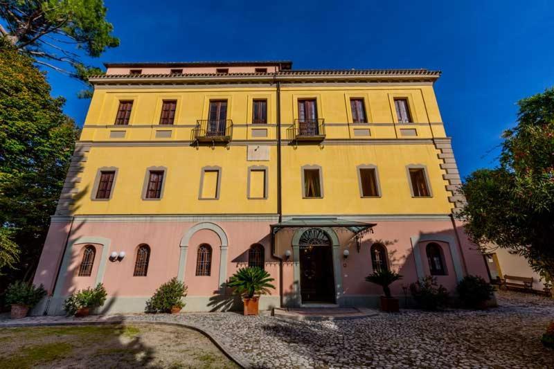 Hotel Corte Dei Tini Teramo Exteriör bild