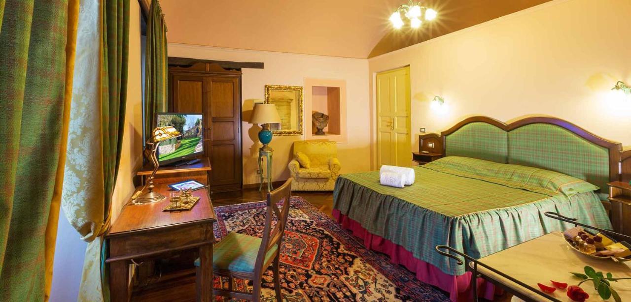 Hotel Corte Dei Tini Teramo Exteriör bild