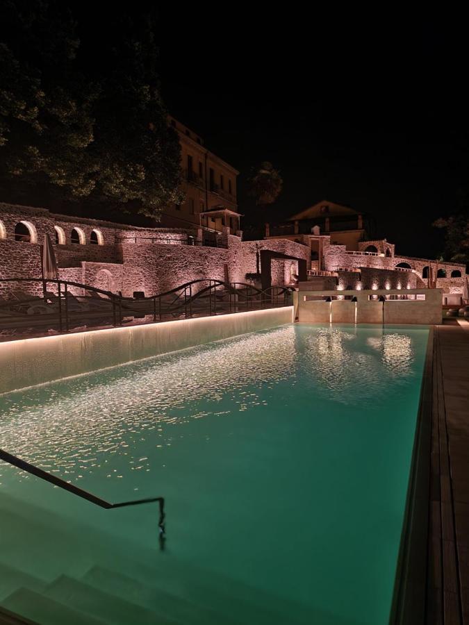 Hotel Corte Dei Tini Teramo Exteriör bild