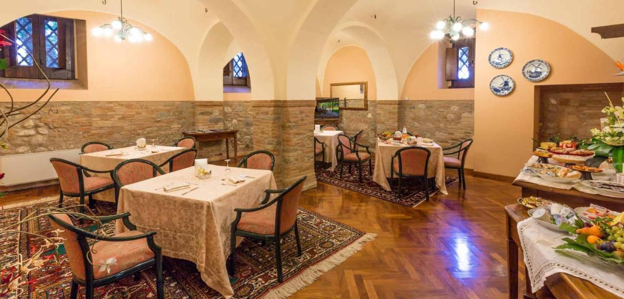 Hotel Corte Dei Tini Teramo Exteriör bild