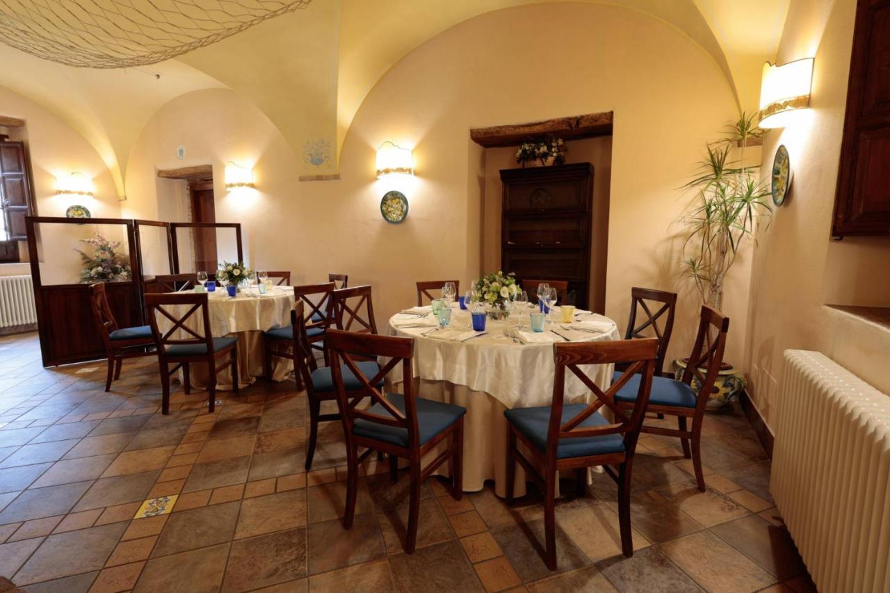 Hotel Corte Dei Tini Teramo Exteriör bild