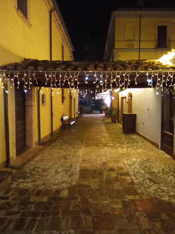 Hotel Corte Dei Tini Teramo Exteriör bild